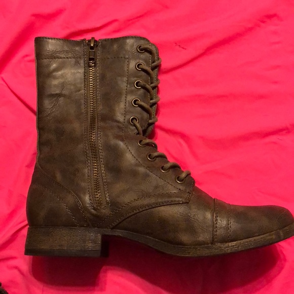 Charlotte Russe Size 6 Lace Up Boots with Zipper - Picture 4 of 5